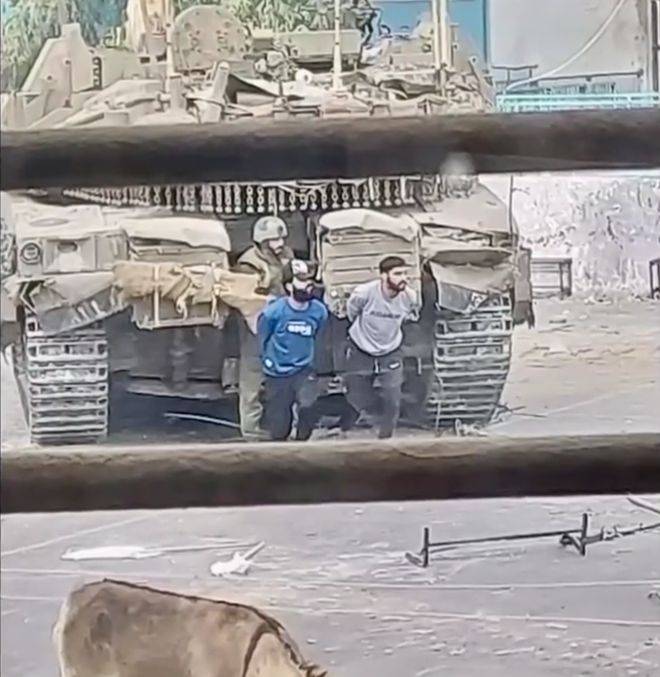 巴勒斯坦女孩遭用人肉盾牌探路，无辜少女的悲剧命运