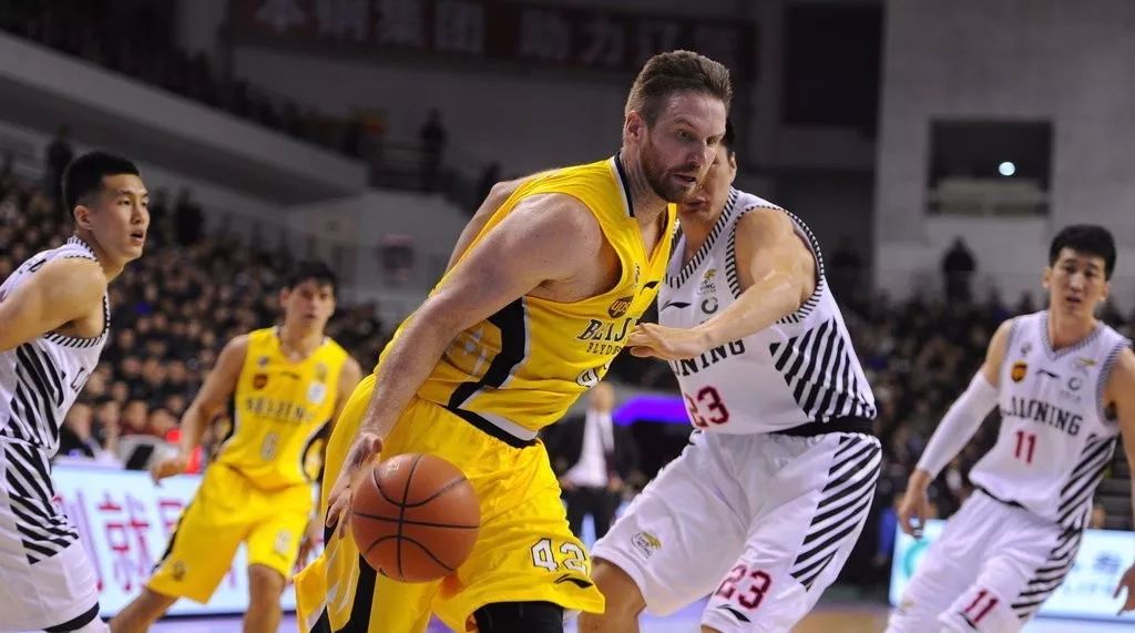 萨林杰24+17 北控送广州4连败