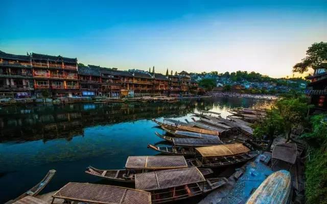 中国广东省特色探寻，小巷中的独特风味之旅
