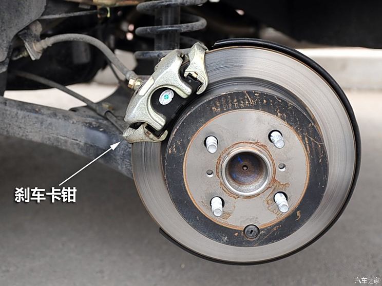 刹车卡钳尺寸是否一致？观点论述揭秘差异