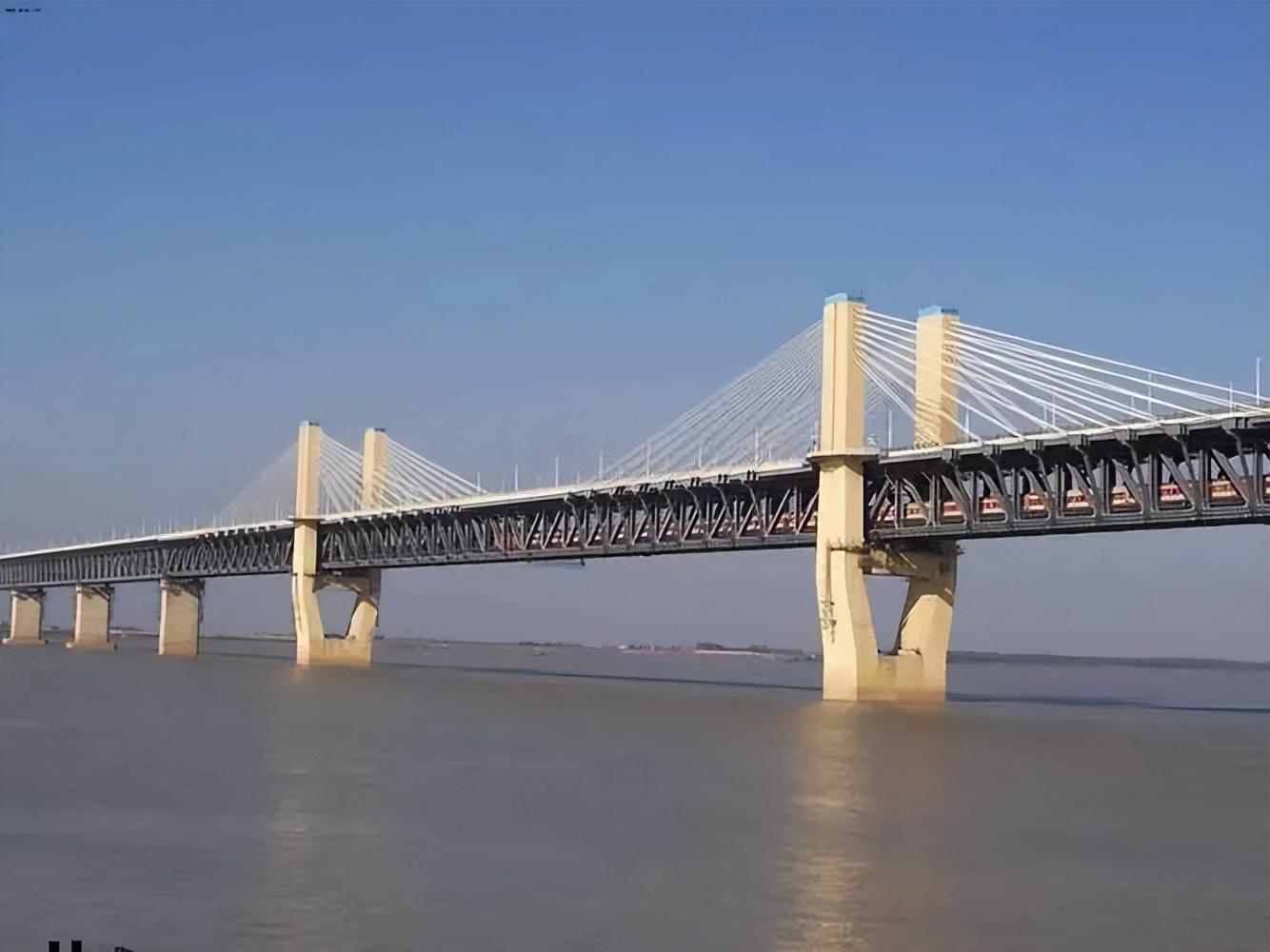 桥梁基建的魅力与重要性解析，桥梁建设的魅力及其在国家发展中的关键作用