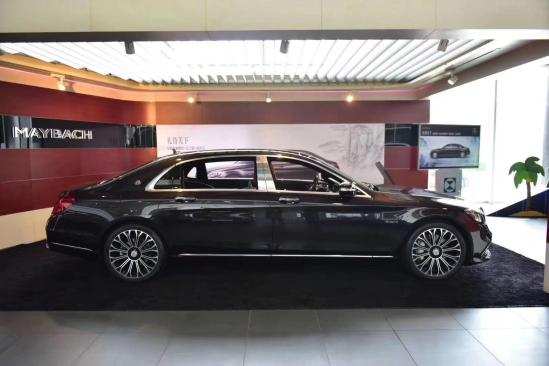 Maybach售价揭秘，百万情缘的奢华之旅