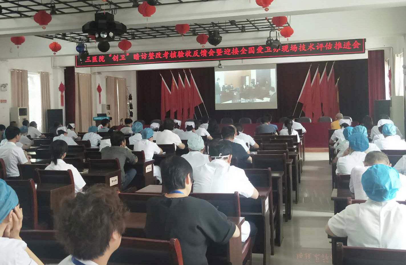 景德镇仓库突发火灾，浓烟滚滚警钟长鸣！