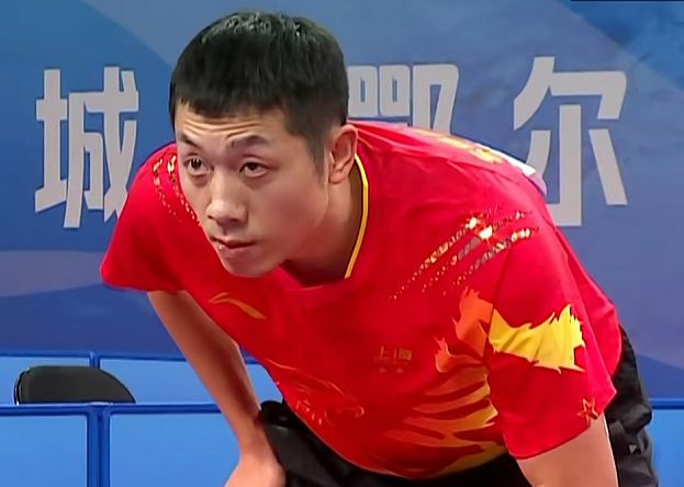 樊振东横扫徐瑛彬，变化、自信铸就胜利之歌
