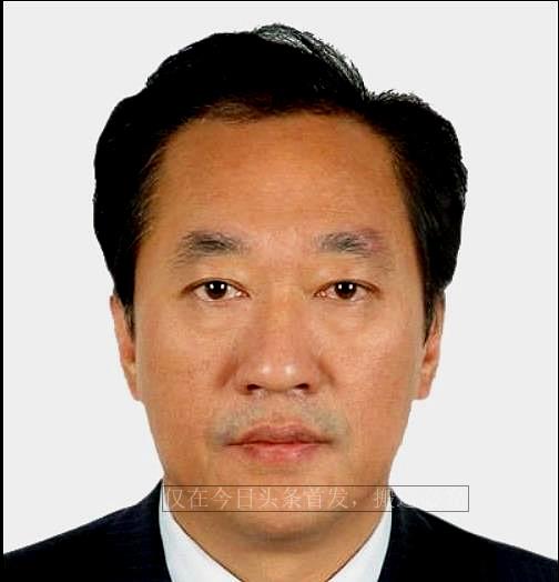 公安网安新一代智能守护神器小虎行引领科技革新风潮，咎由自取，守护网络安全！