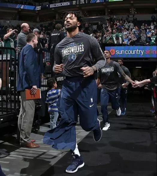 NBA季前赛公牛险胜森林狼，精彩对决观赛全攻略