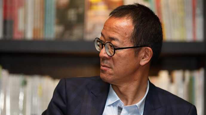 俞敏洪卸任莱特兄弟公司董事，时代背影下的变革