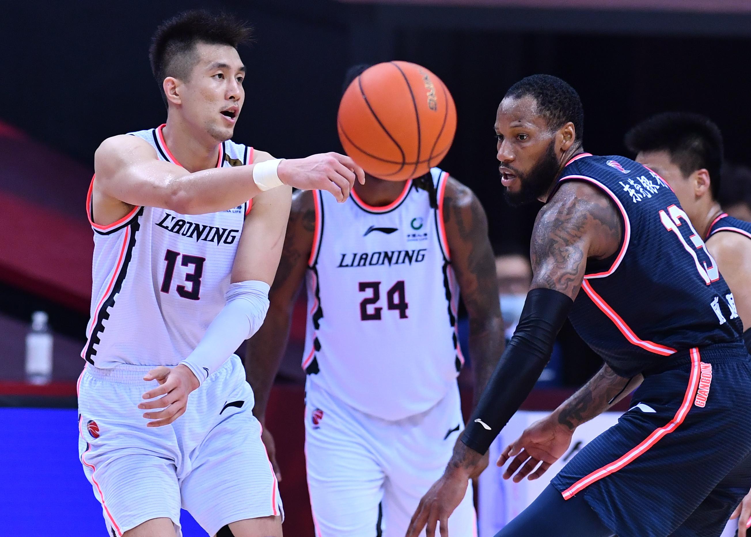 山东男篮迎战广东，CBA时代对决的热血篇章