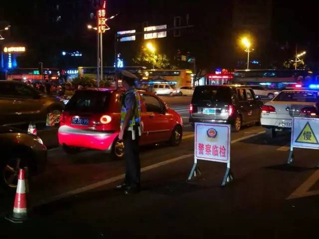 广州深夜飙车事件曝光，速度与激情不容违法违规
