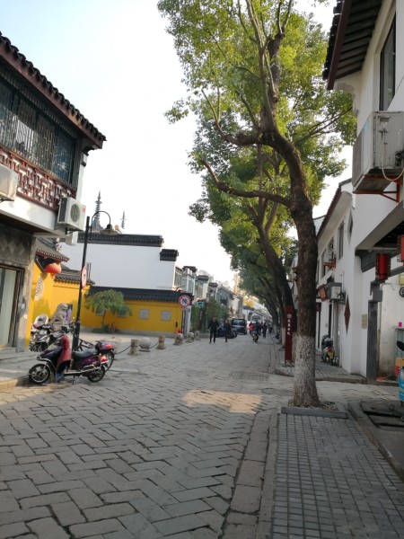 赵三街改造最新进展揭秘，巷弄深处的惊喜小店亮相！