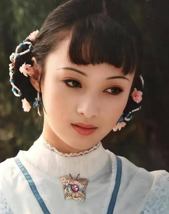 💥最新女生扇脸现象，时尚潮流还是个性展现？🔥