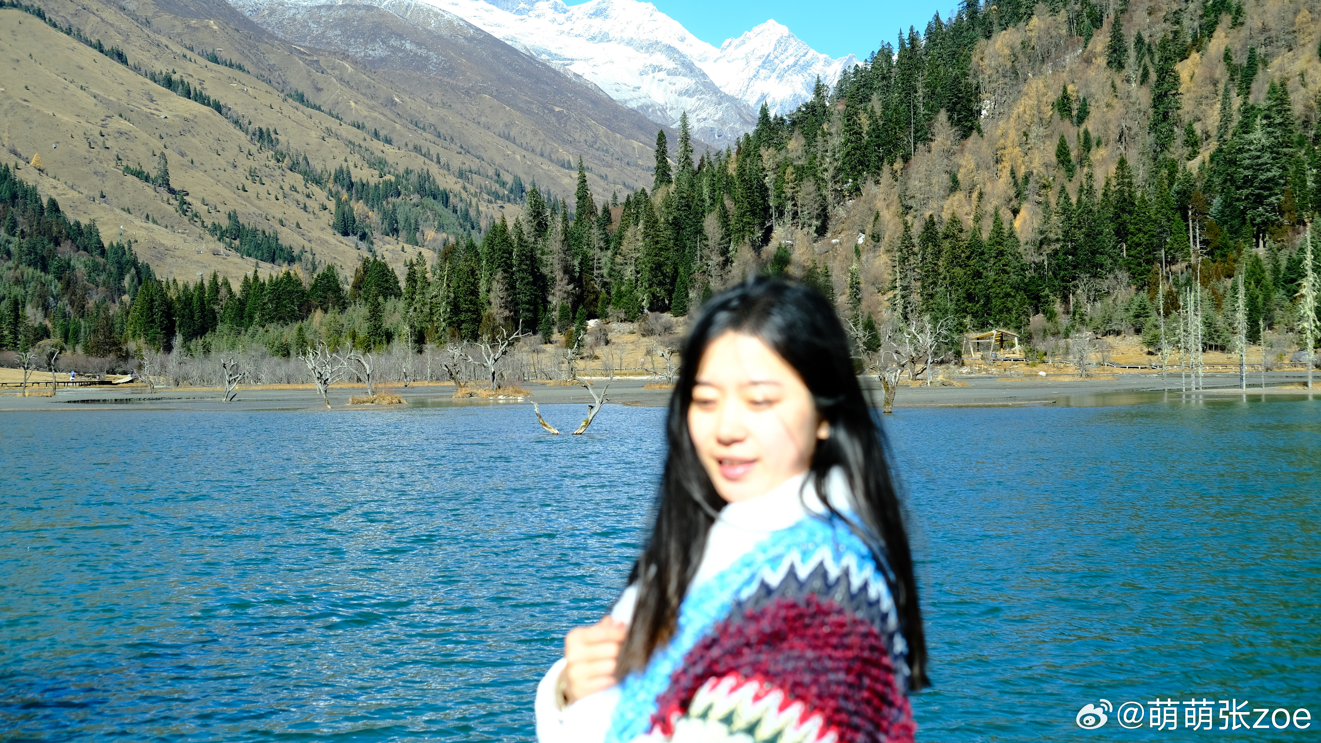 吴X晶的自然探索之旅，追寻内心平和与美景的足迹