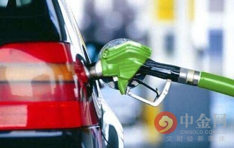 汽油调价最新动态，笑料与情感交织的时刻