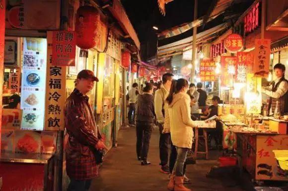 中国男胖演员旅行路上的心灵探寻与远方追求